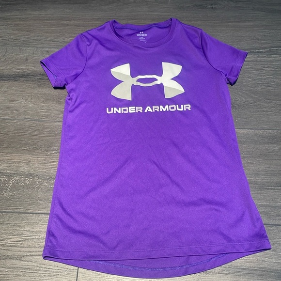 Purple Under Armour girls size youth medium dry fit t-shirt - Picture 1 of 2